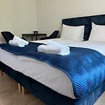 Iris Apartmanhotel