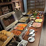 Iris Aparthotel