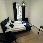 Iris Aparthotel 3*