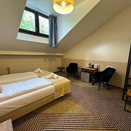 Iris Aparthotel